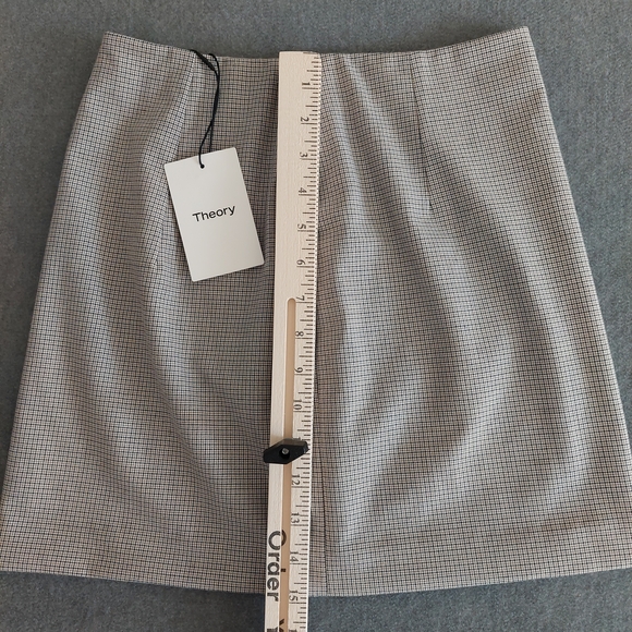 Theory Mini Skirt in "Clean Suiting" Tan Multi size 00 - Picture 3 of 7